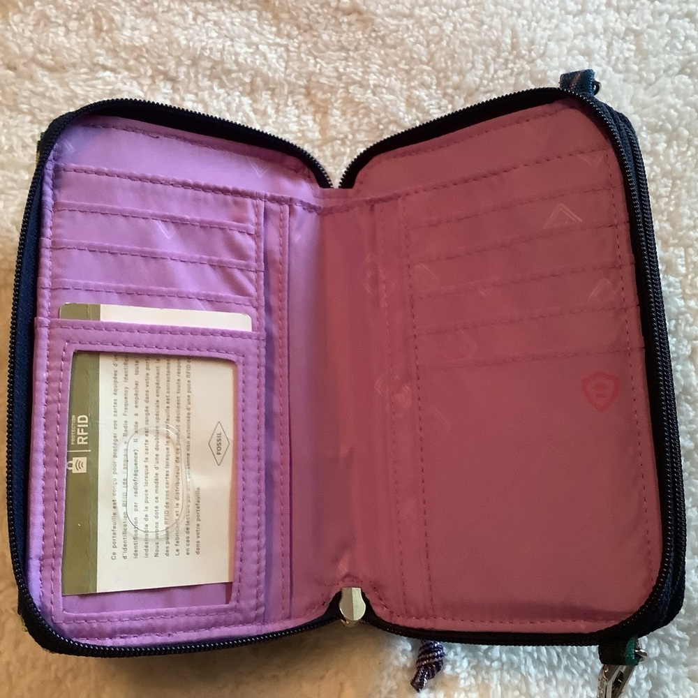 SoldVera Bradley RFID Lighten Up All In One Wallet - Picture 10 of 12